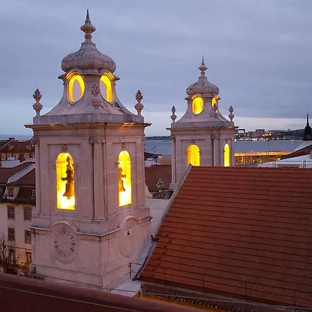 A Terrace On A Topfloor With A View Apartman Lisboa